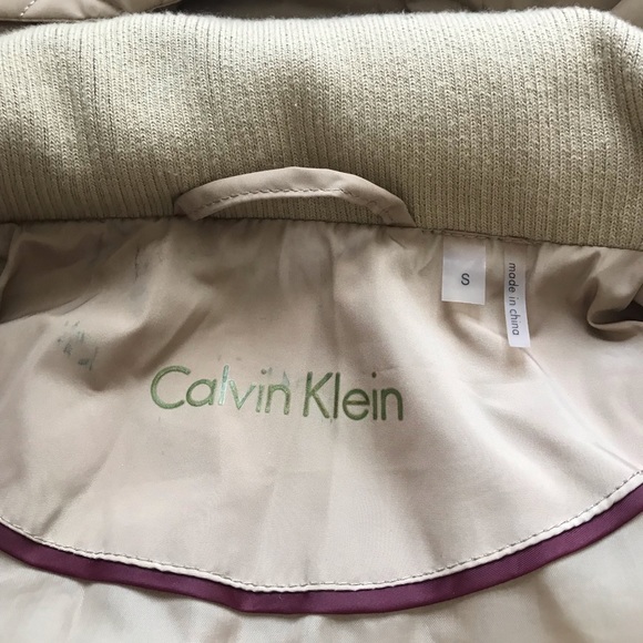 Calvin Klein Quilted Jacket with Detachable Hood - Picture 8 of 8